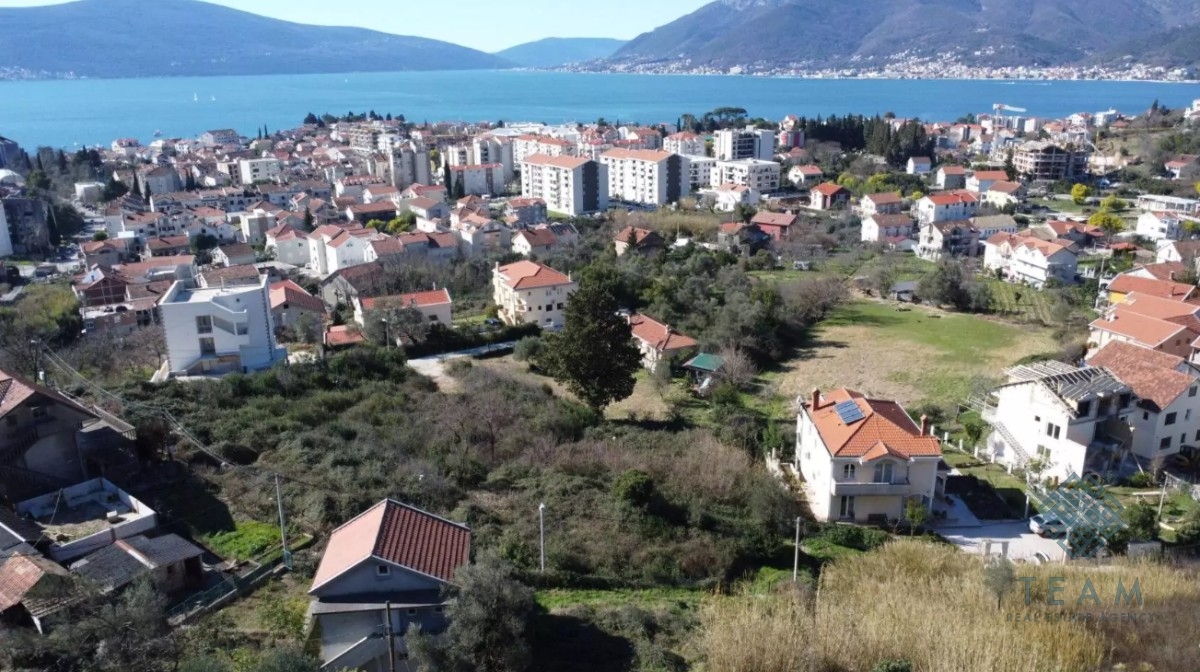 Tivat, Land Plot 697 m²